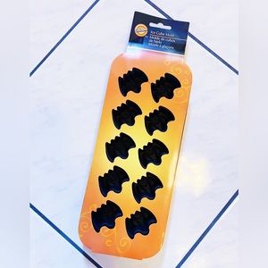 BRAND NEW Wilton Bat Ice Cube